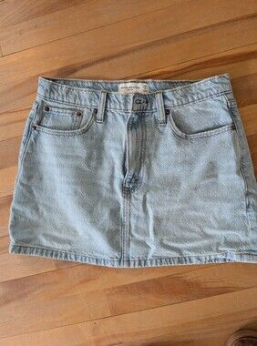 Abercrombie & Fitch Light Blue Denim Mini Skirt Size 6